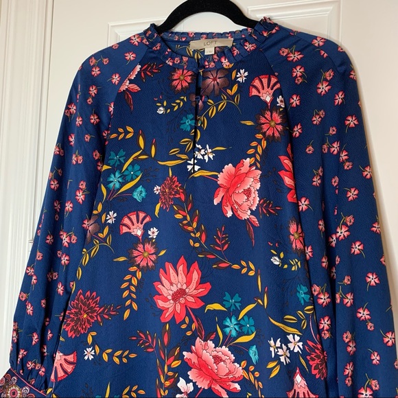 ❌DONATED❌ LOFT ANN TAYLOR Blue Silk Satin Floral Print Long Sleeve Shift Dress - Picture 4 of 8